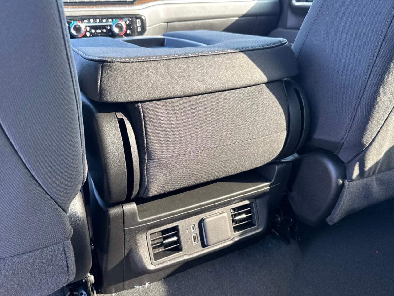 2026 GMC SIERRA 2500HD Crew Cab Standard Box 4-Wheel Drive SLE Photo