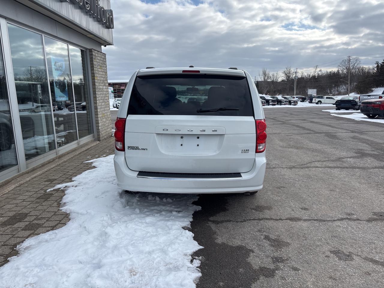 2017 Dodge Grand Caravan SXT Premium Plus Photo
