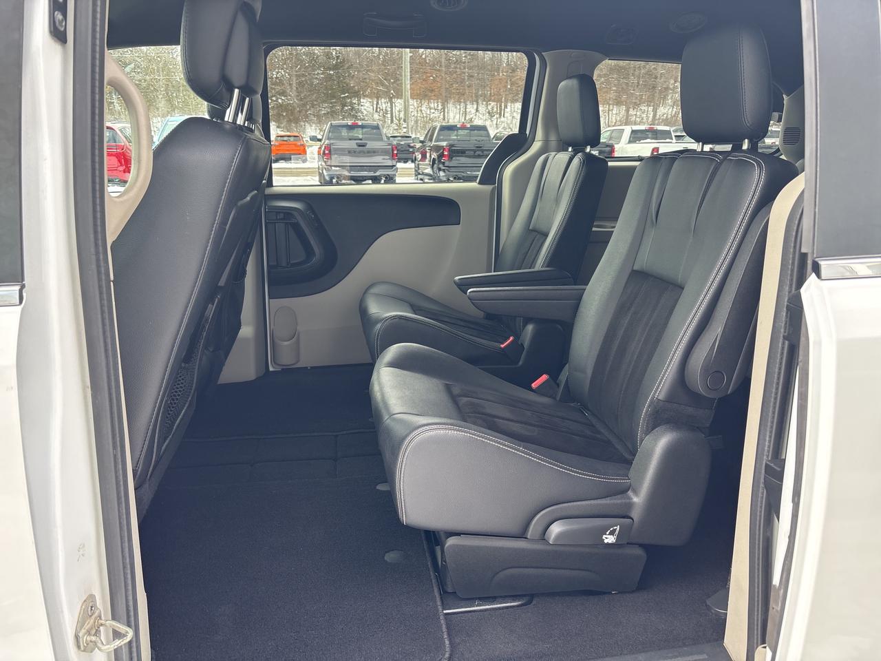 2017 Dodge Grand Caravan SXT Premium Plus Photo