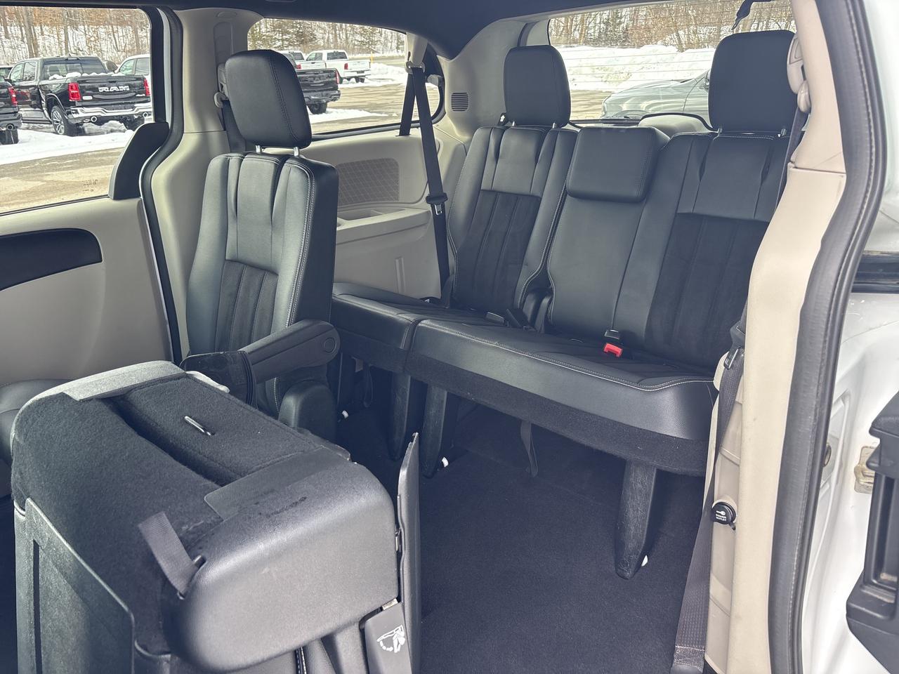 2017 Dodge Grand Caravan SXT Premium Plus Photo