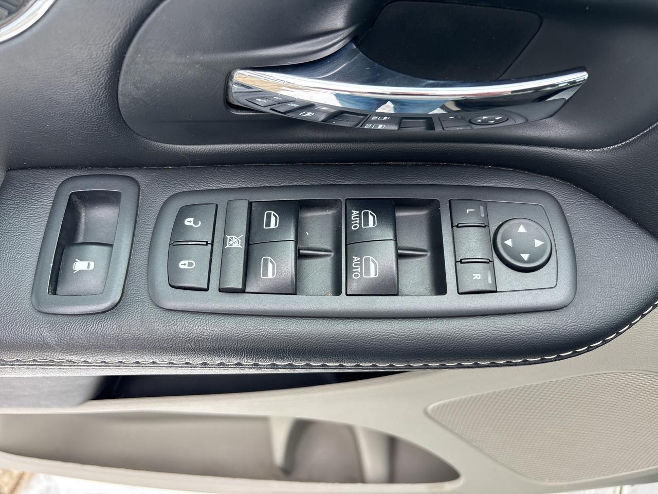 2017 Dodge Grand Caravan SXT Premium Plus Photo