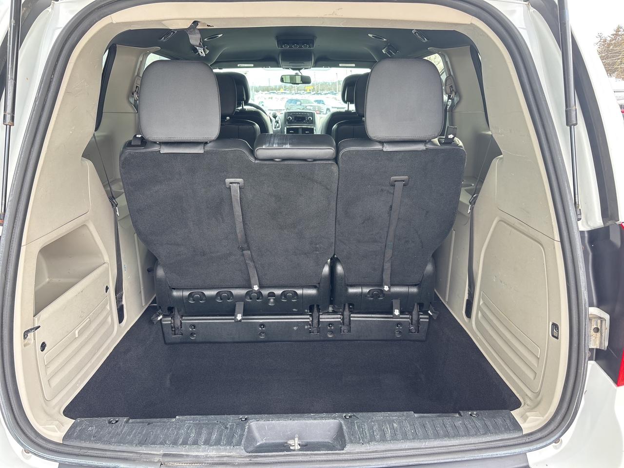 2017 Dodge Grand Caravan SXT Premium Plus Photo