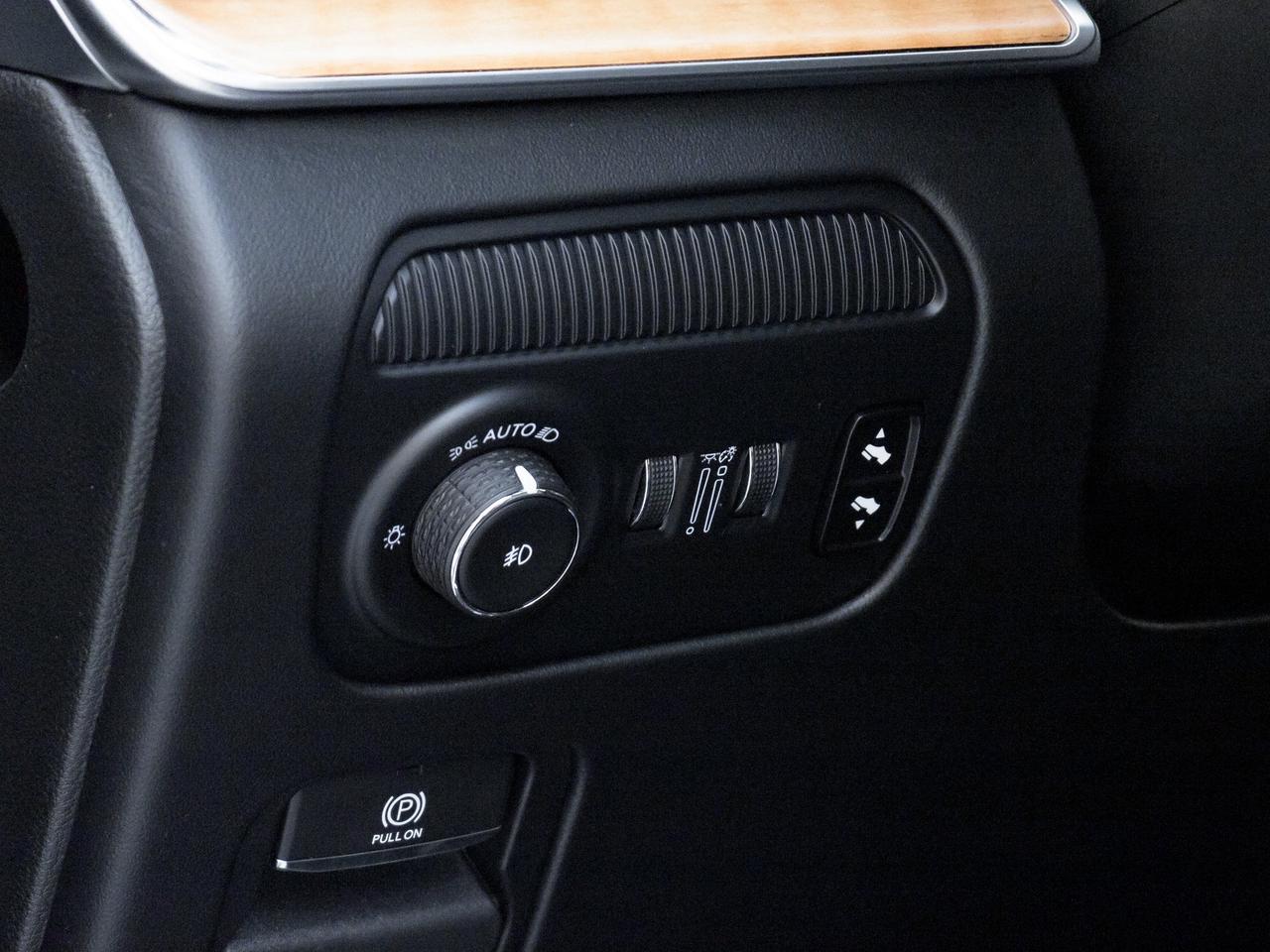2024 Jeep Grand Wagoneer L Series III Photo