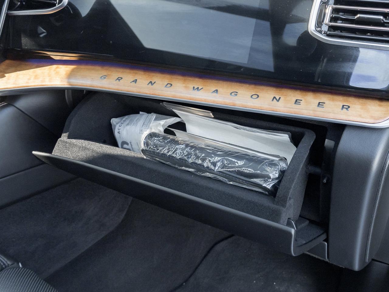 2024 Jeep Grand Wagoneer L Series III Photo