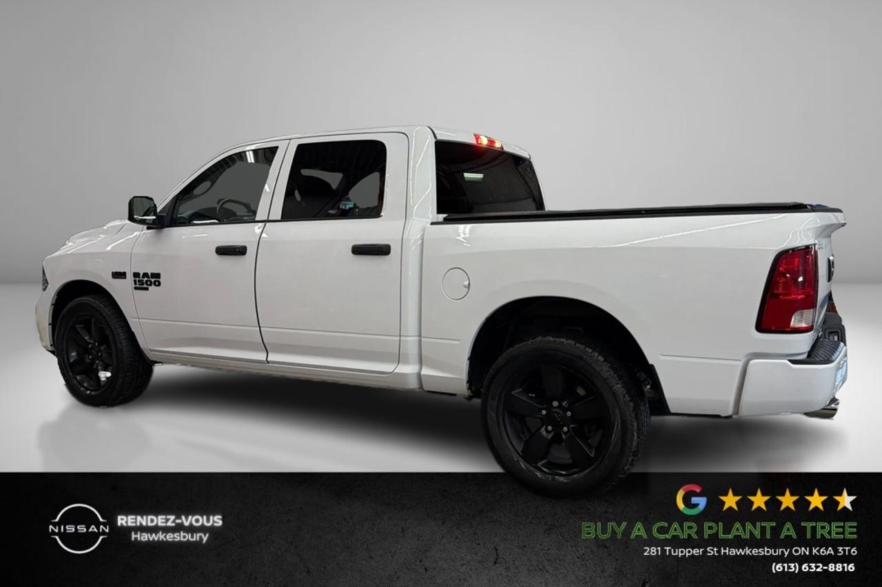 2021 RAM 1500 Classic EXPRESS Photo2