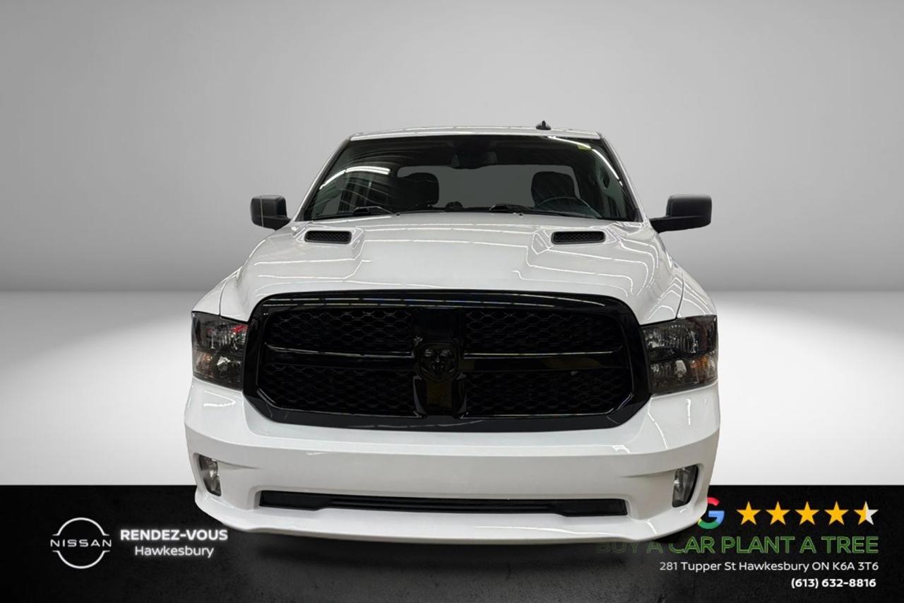 2021 RAM 1500 Classic EXPRESS Photo