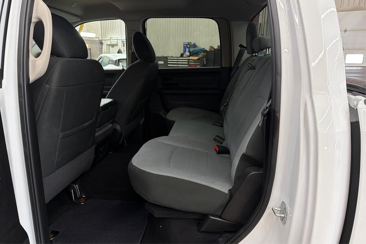 2021 RAM 1500 Classic EXPRESS Photo