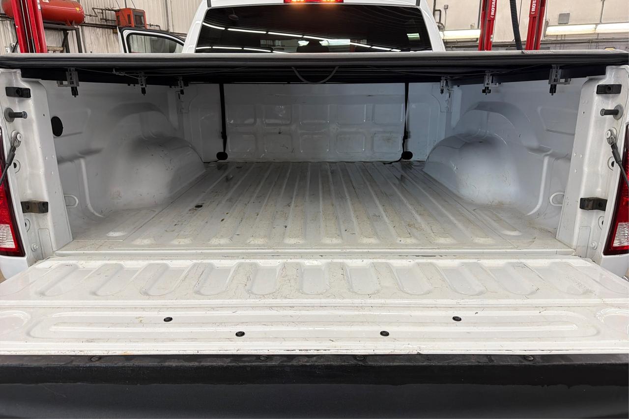 2021 RAM 1500 Classic EXPRESS Photo