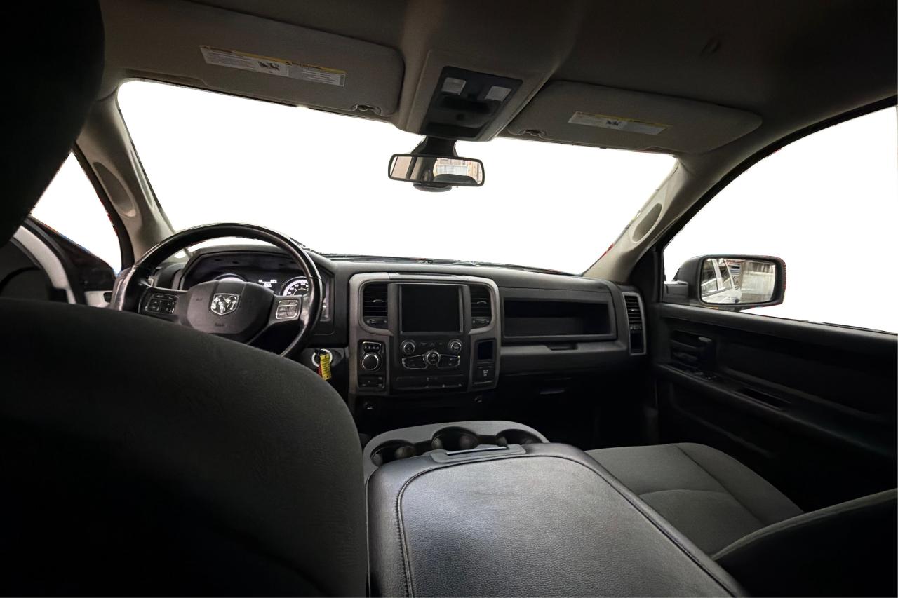 2021 RAM 1500 Classic EXPRESS Photo