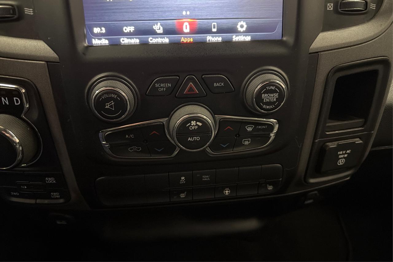 2021 RAM 1500 Classic EXPRESS Photo