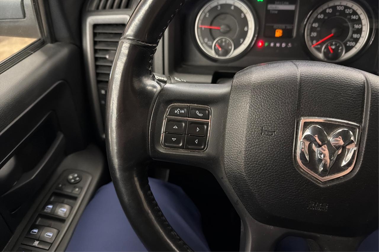 2021 RAM 1500 Classic EXPRESS Photo