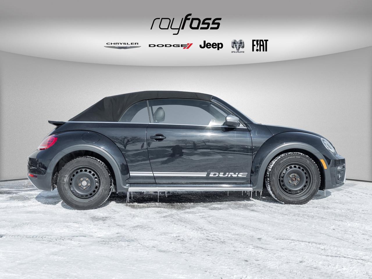 2017 Volkswagen Beetle Convertible Dune Photo