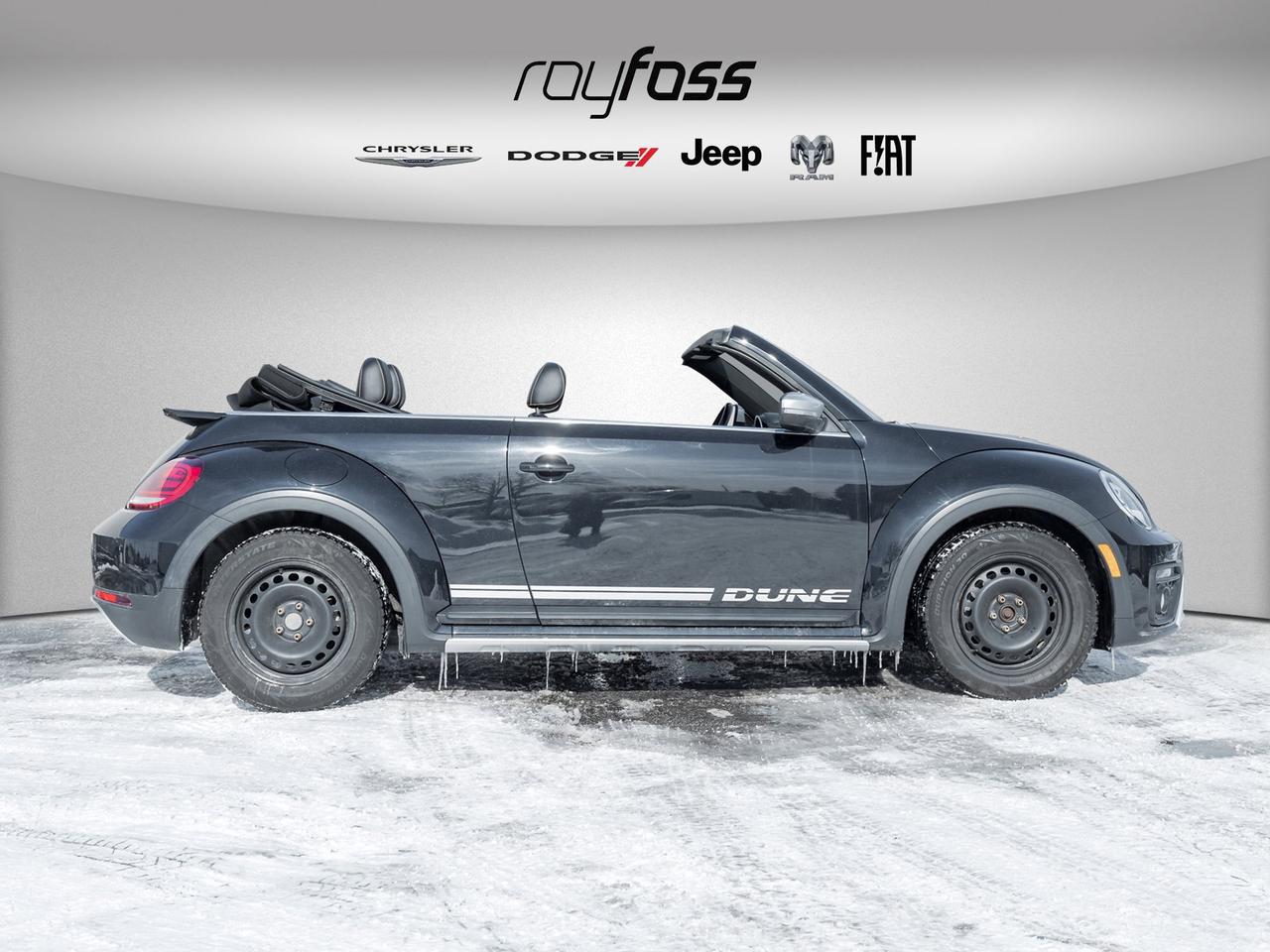 2017 Volkswagen Beetle Convertible Dune Photo