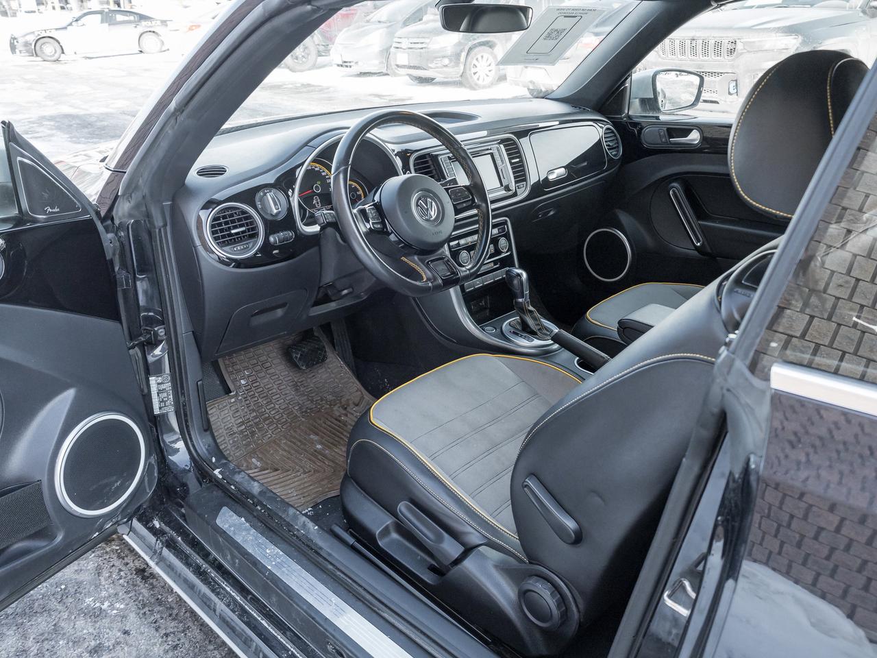 2017 Volkswagen Beetle Convertible Dune Photo