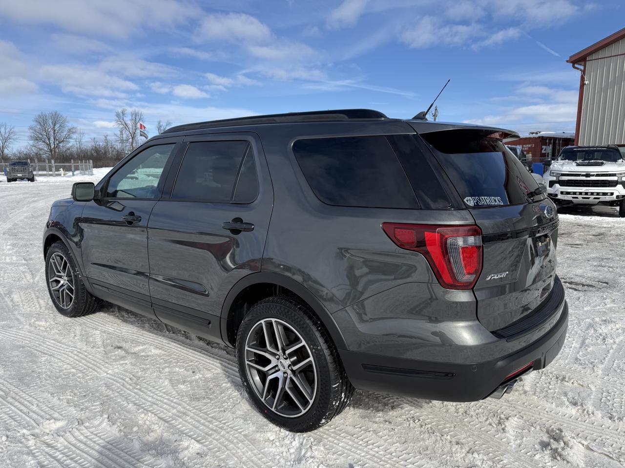 2018 Ford Explorer Sport 4WD Photo4