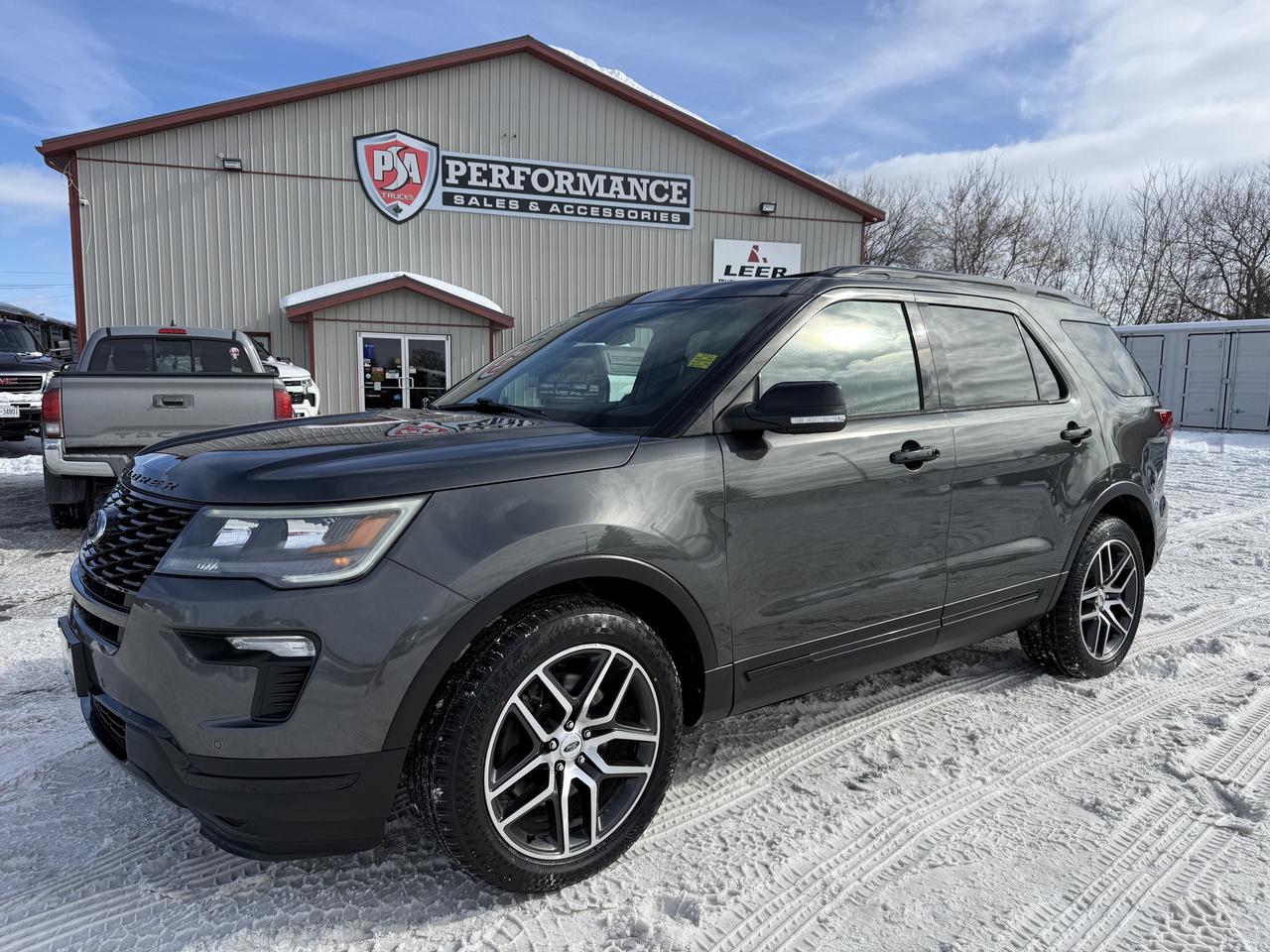 2018 Ford Explorer Sport 4WD Photo2