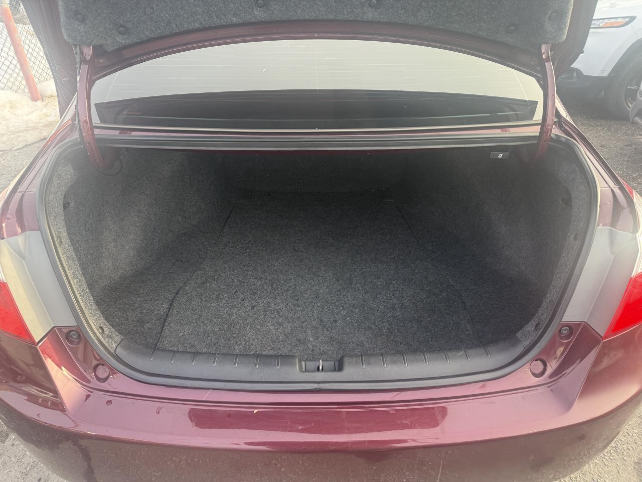 2013 Honda Accord Sedan *** 3 YEAR WARRANTY INCLUDED *** Photo