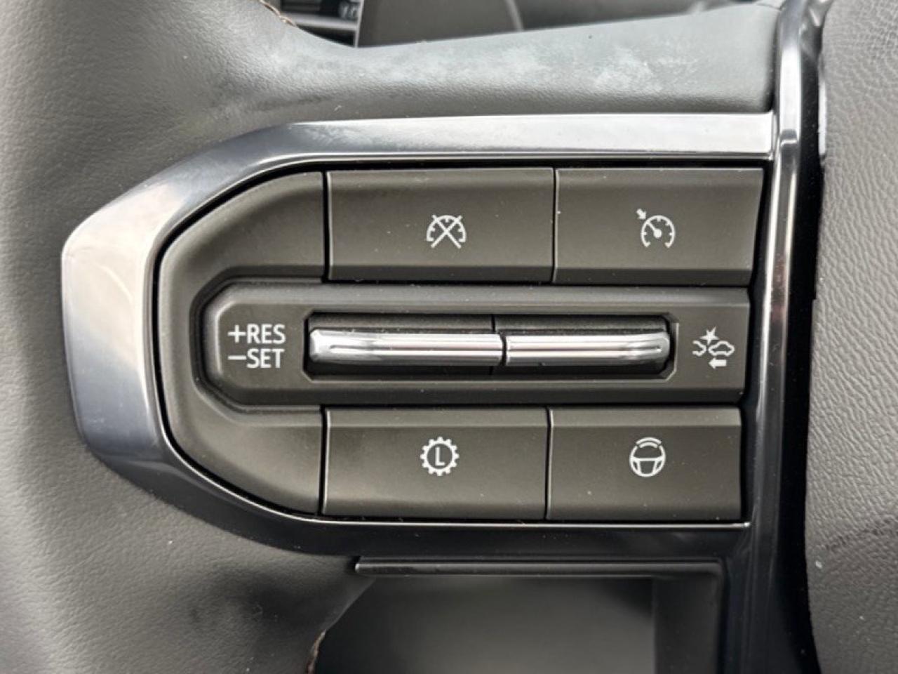 2026 GMC Yukon XL 4WD 4dr AT4 Photo