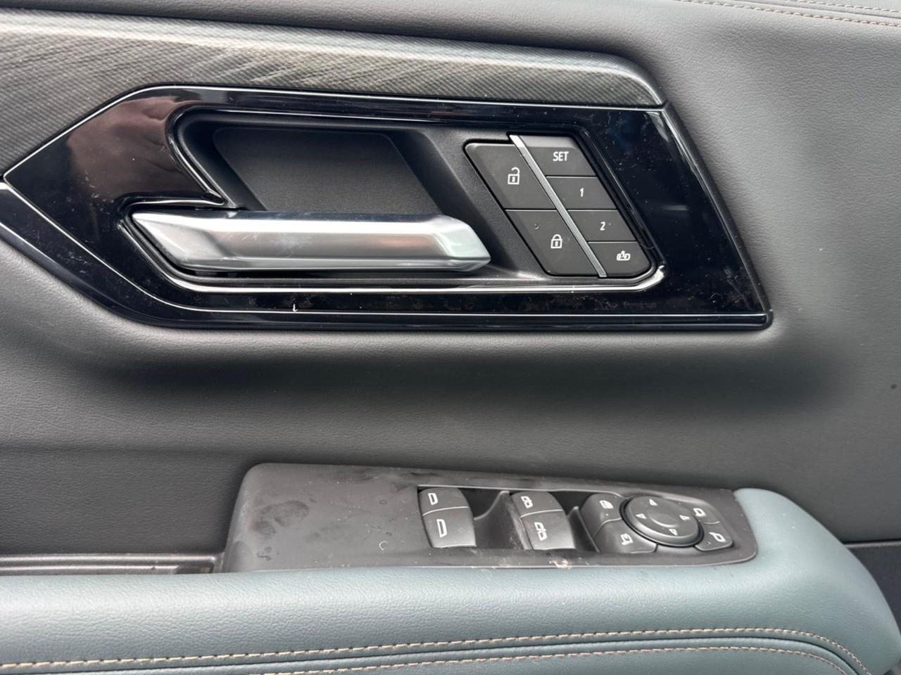 2026 GMC Yukon XL 4WD 4dr AT4 Photo