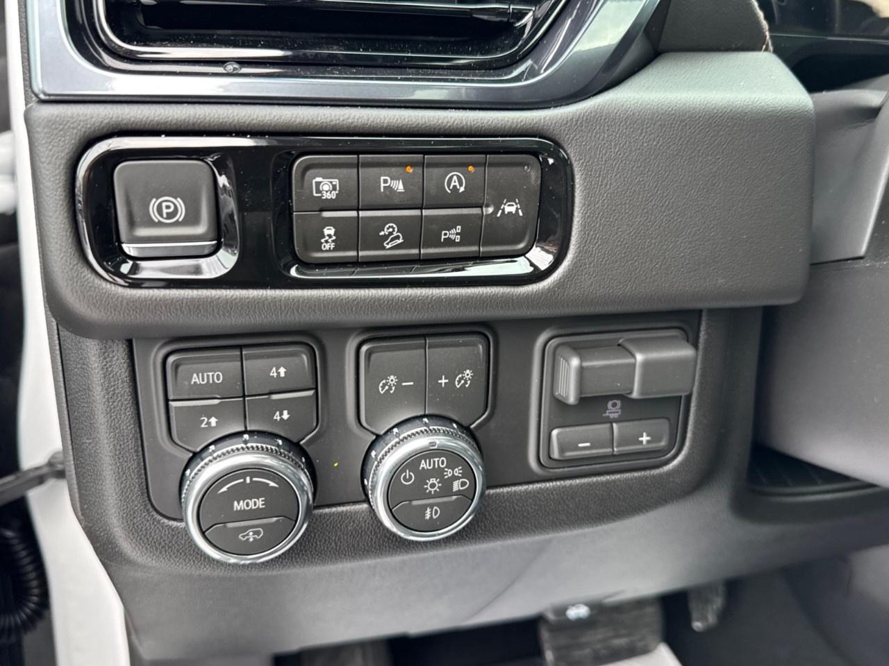 2026 GMC Yukon XL 4WD 4dr AT4 Photo