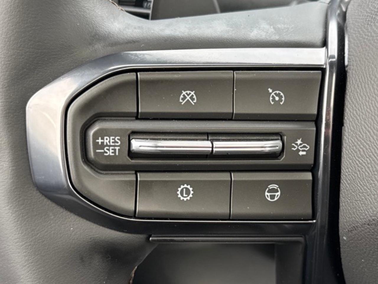 2026 GMC Yukon XL 4WD 4dr AT4 Photo