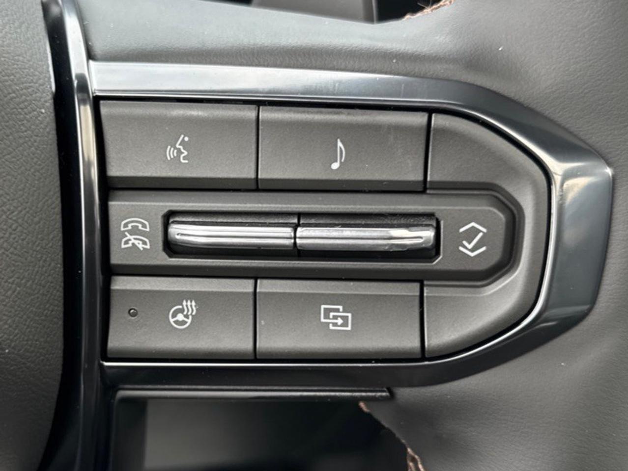 2026 GMC Yukon XL 4WD 4dr AT4 Photo