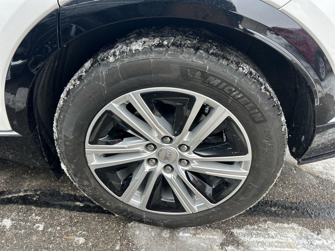 2024 Cadillac LYRIQ 4dr Tech w/1SA Only 25,000kms! Glass Roof Heated S Photo