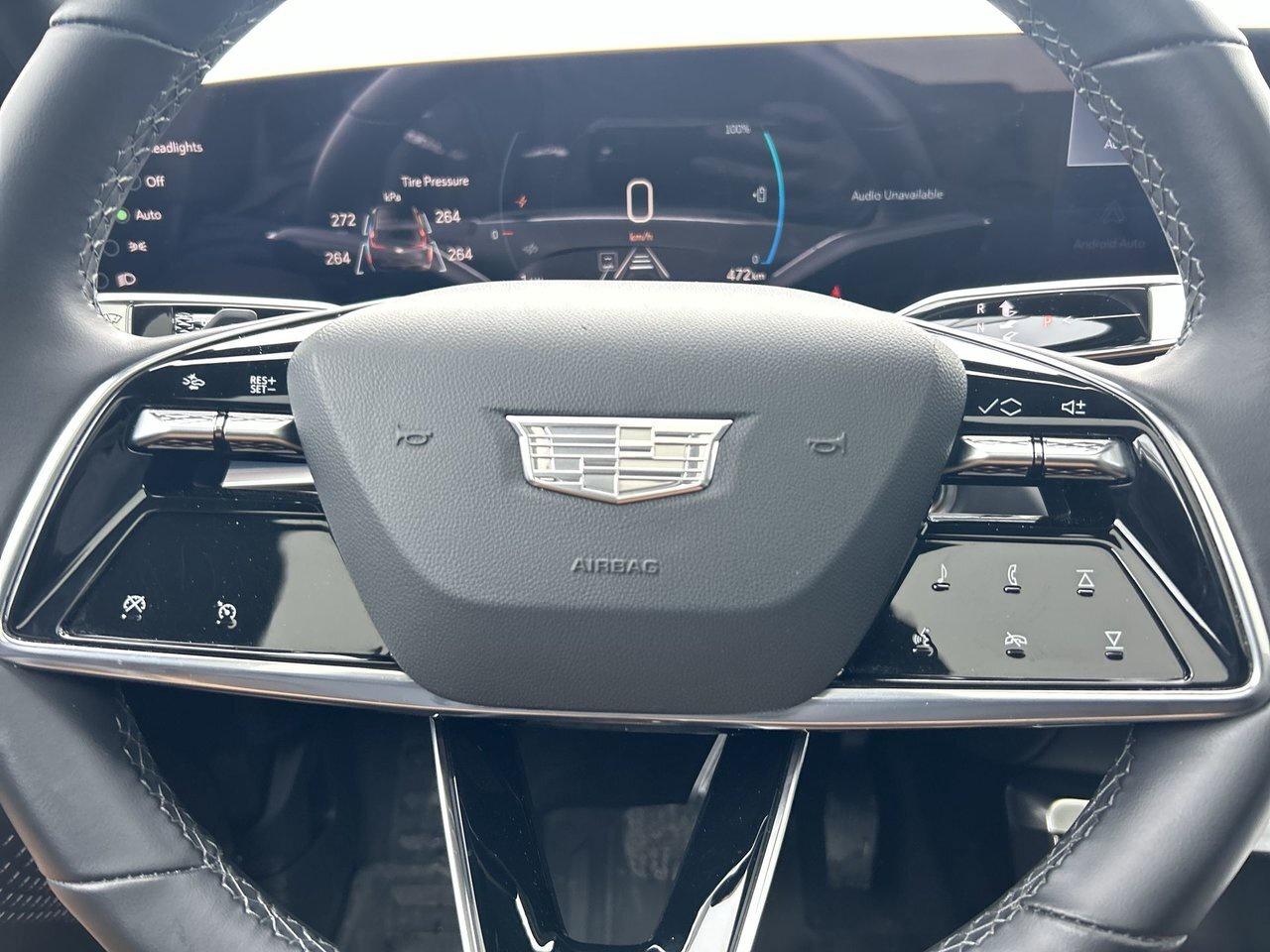 2024 Cadillac LYRIQ 4dr Tech w/1SA Only 25,000kms! Glass Roof Heated S Photo