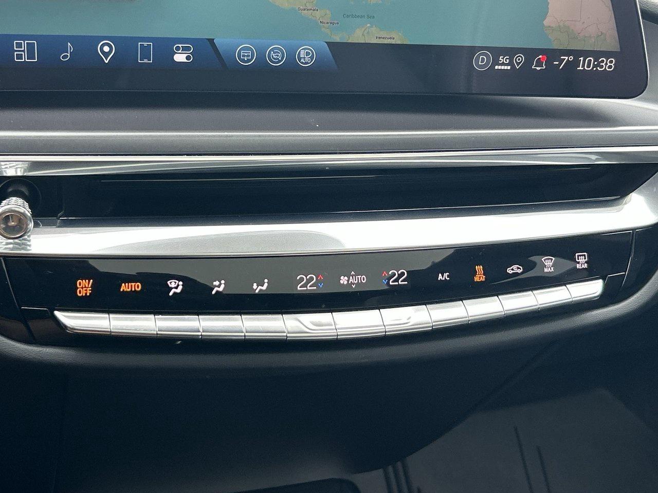 2024 Cadillac LYRIQ 4dr Tech w/1SA Only 25,000kms! Glass Roof Heated S Photo