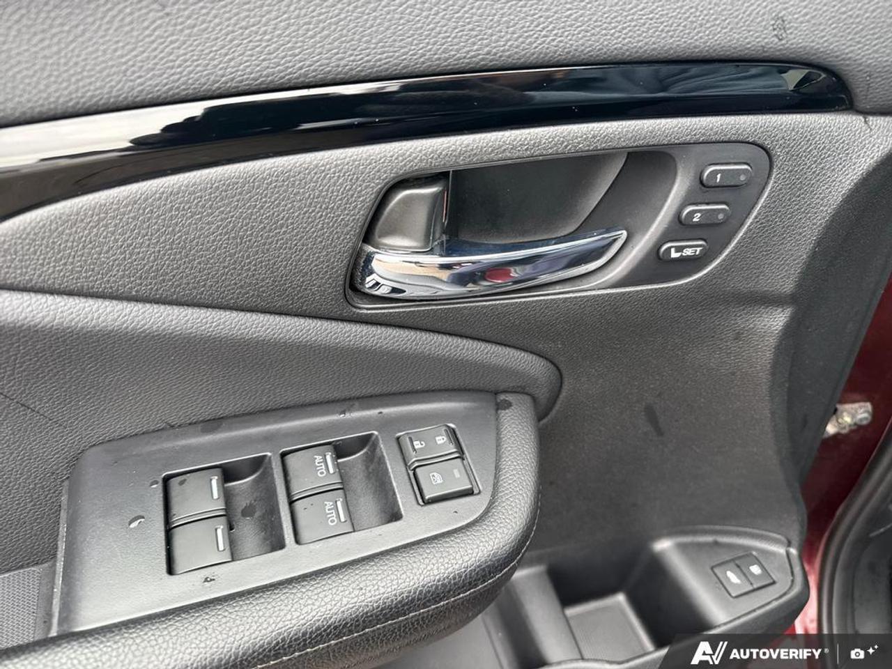 2019 Honda Passport Touring AWD   LEATHER   SUNROOF   APPLE CARPLAY Photo