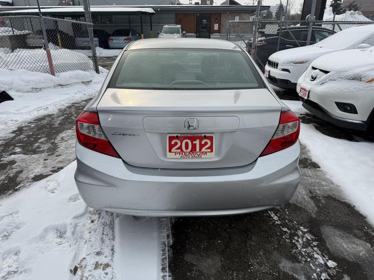 2012 Honda Civic *** 3 YEAR WARRANTY INCLUDED *** Photo4