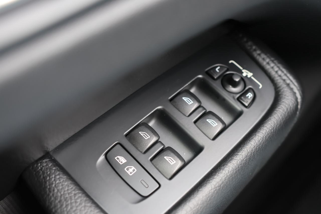 2019 Volvo XC60 T6-360CAM/AWD/360CAM/ADAPT CRUISE/PANOROOF/BLIS/P Photo