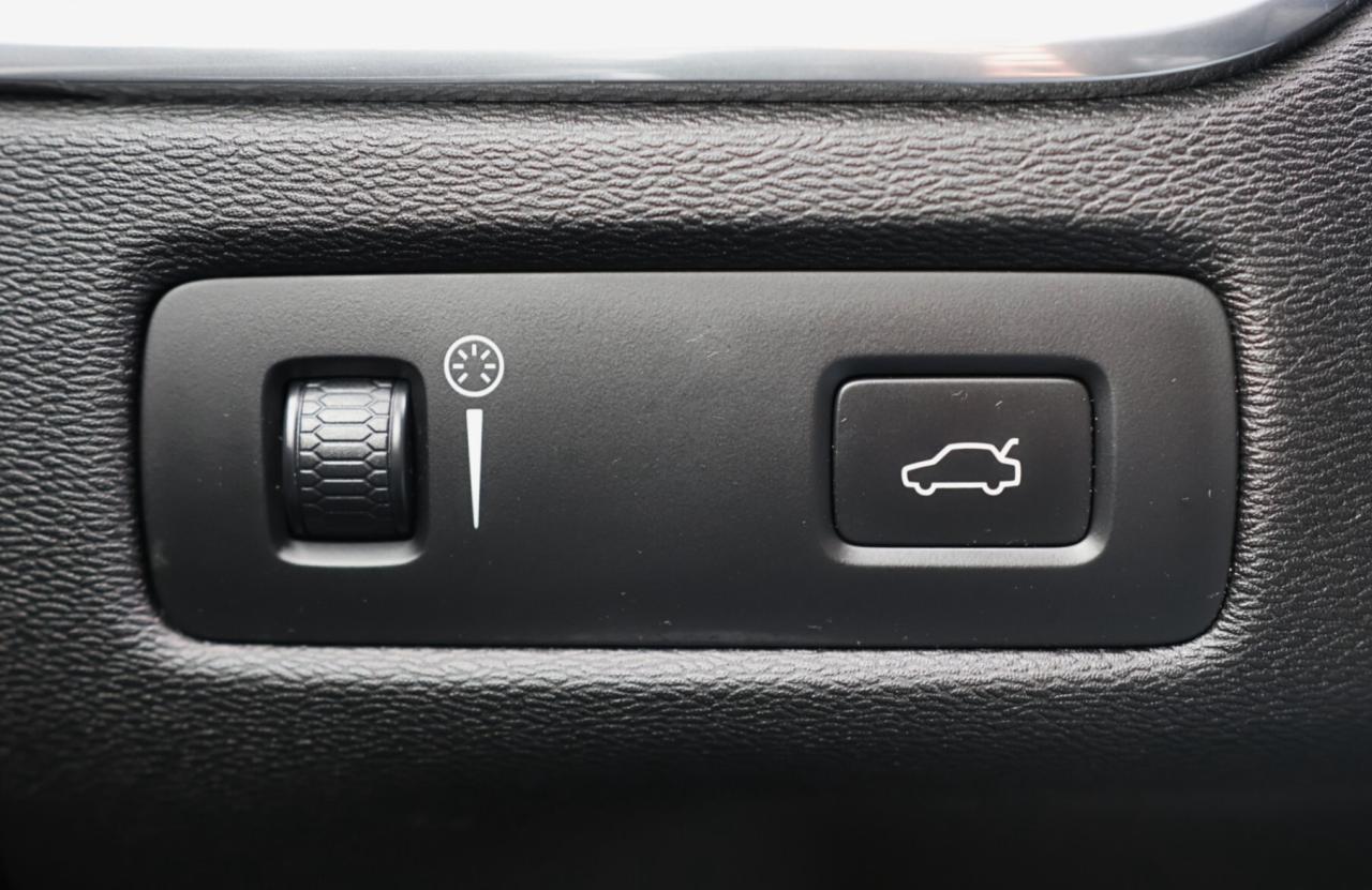 2019 Volvo XC60 T6-360CAM/AWD/360CAM/ADAPT CRUISE/PANOROOF/BLIS/P Photo