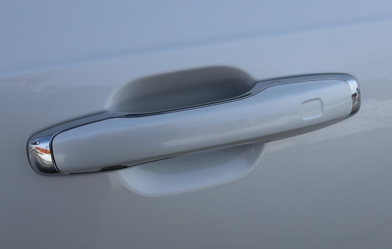 2017 Volvo XC90 T5-MOMENTUM-AWD/POLESTAR/NAV/PANO ROOF/BLIS/P SENS Photo