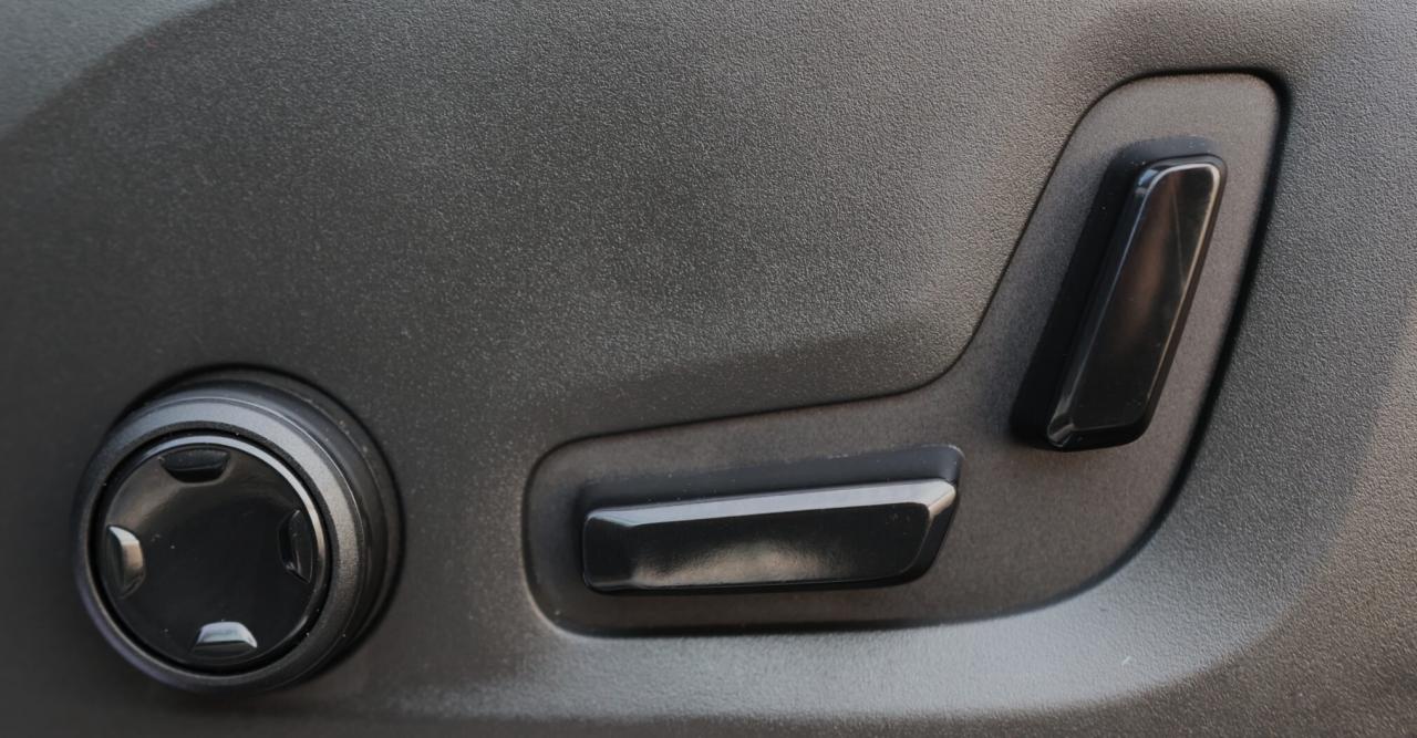 2017 Volvo XC90 T5-MOMENTUM-AWD/POLESTAR/NAV/PANO ROOF/BLIS/P SENS Photo