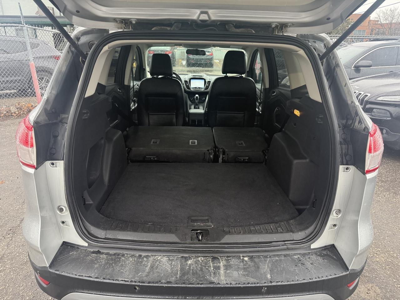 2014 Ford Escape *** 3 YEAR WARRANTY INCLUDED *** Photo