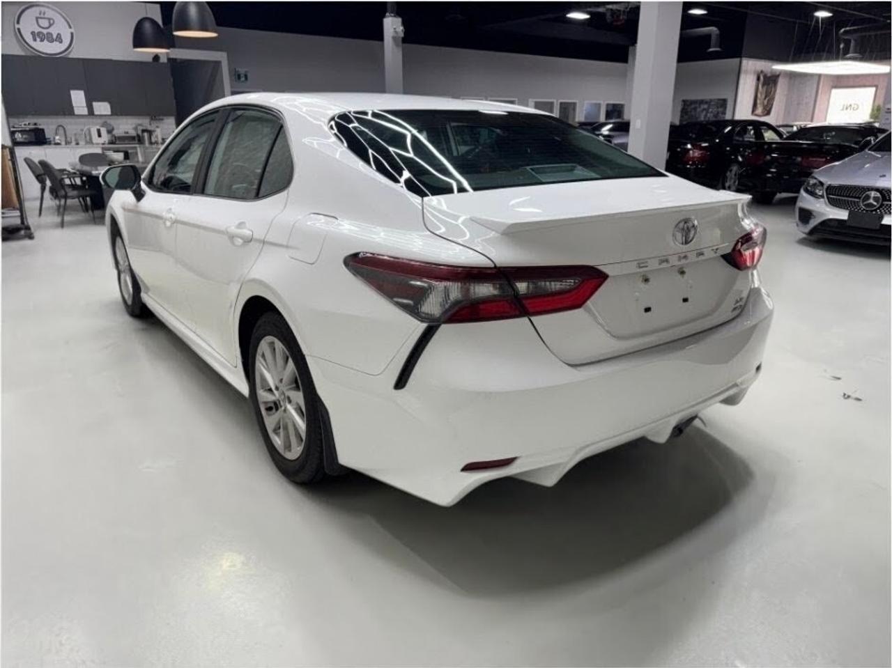 2024 Toyota Camry SE AWD  ACCIDENT FREE Photo