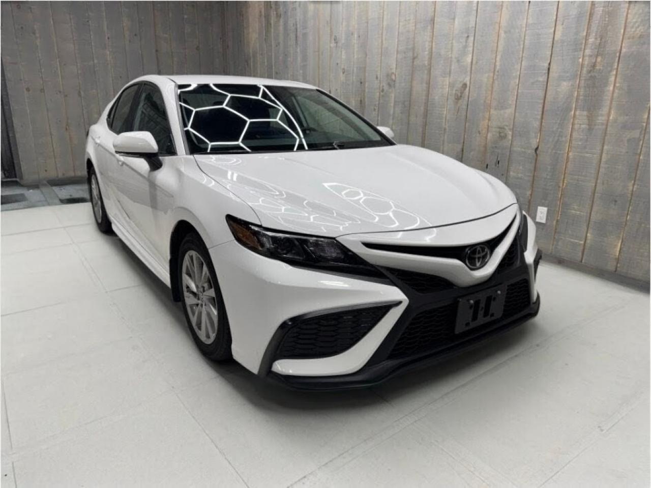 2024 Toyota Camry SE AWD  ACCIDENT FREE Photo