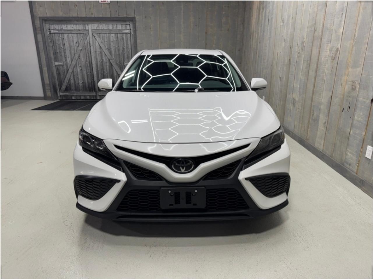 2024 Toyota Camry SE AWD  ACCIDENT FREE Photo2