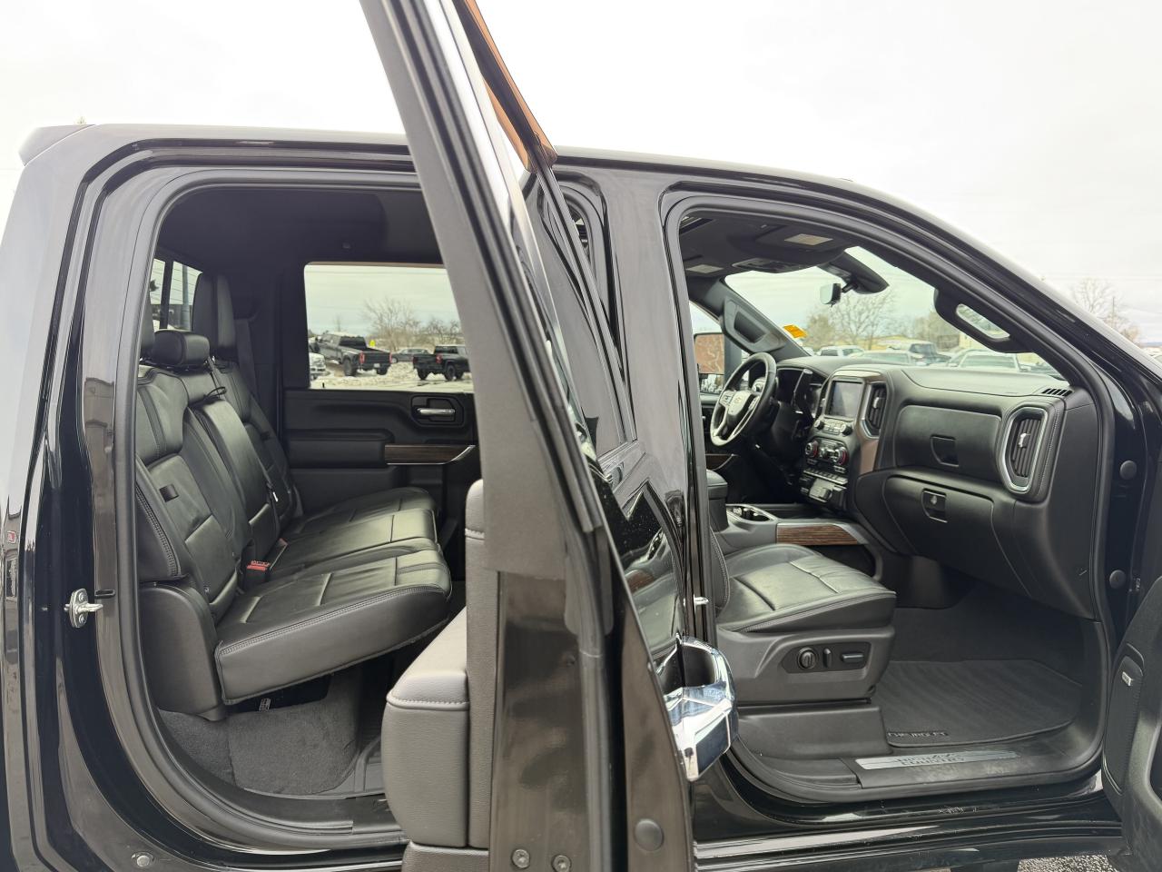 2022 Chevrolet SILVERADO 2500HD HIGH COUNTRY 2500 HD Photo