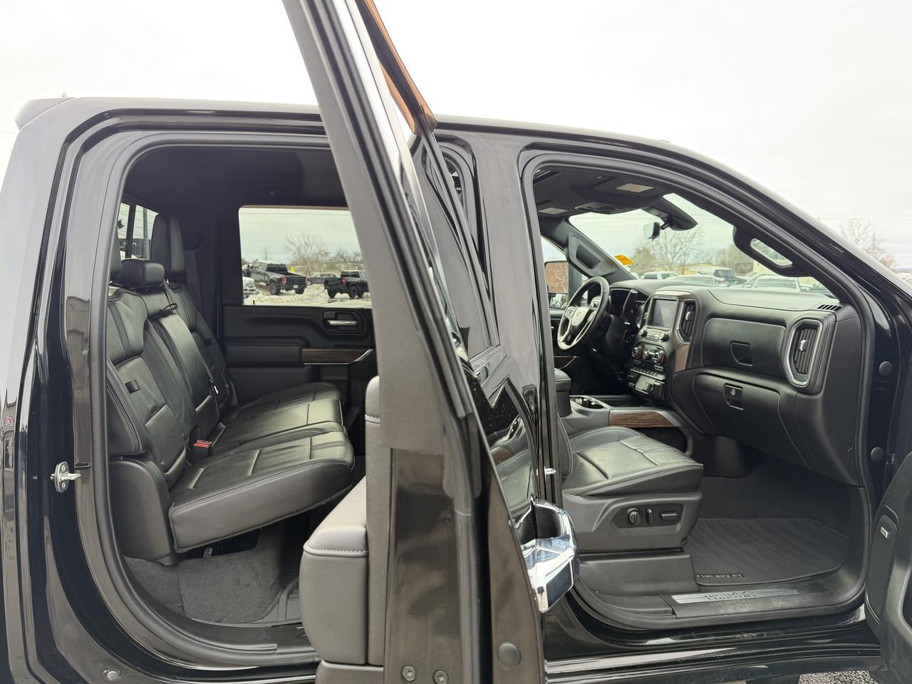 2022 Chevrolet SILVERADO 2500HD HIGH COUNTRY 2500 HD Photo