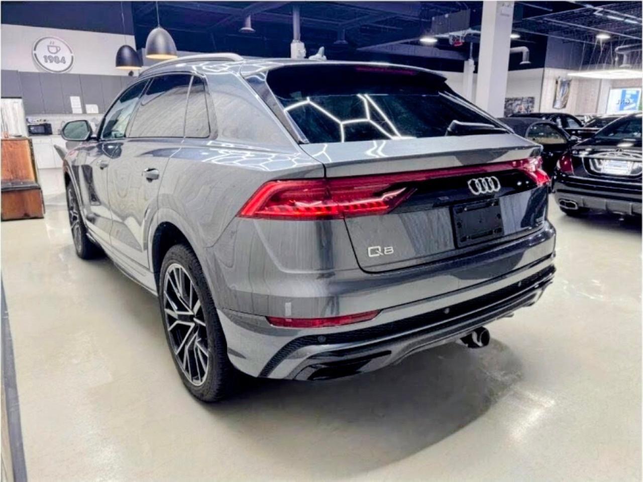 2019 Audi Q8 PROGRESSIV  S-LINE BLACK OPTICS  22 WHEELS Photo