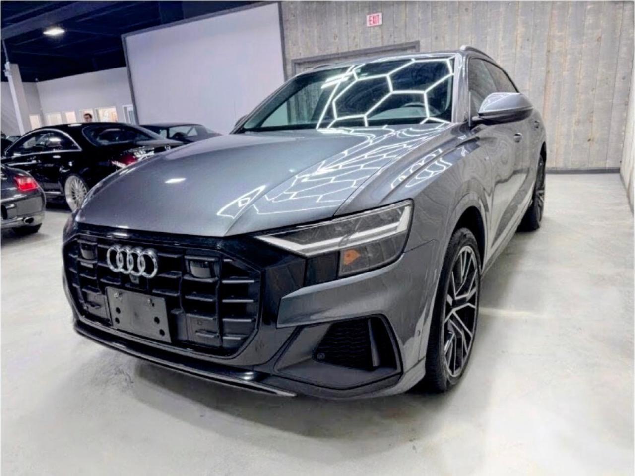 2019 Audi Q8 PROGRESSIV  S-LINE BLACK OPTICS  22 WHEELS Photo