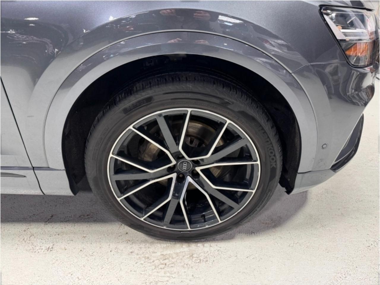 2019 Audi Q8 PROGRESSIV  S-LINE BLACK OPTICS  22 WHEELS Photo