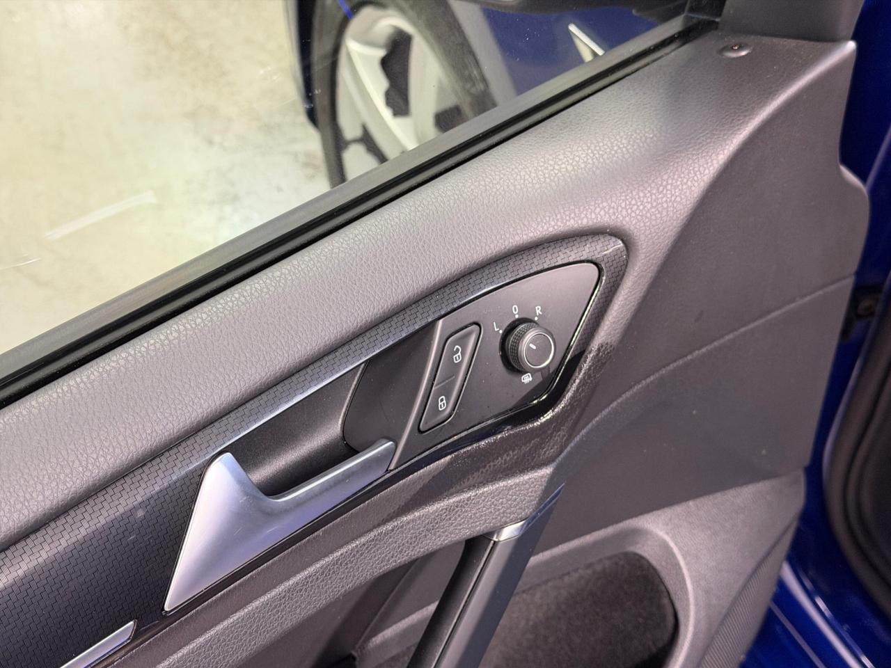 2017 Volkswagen Golf R MANUAL   FENDER SOUND   NAVIGATION   2 SET OF TIRE Photo