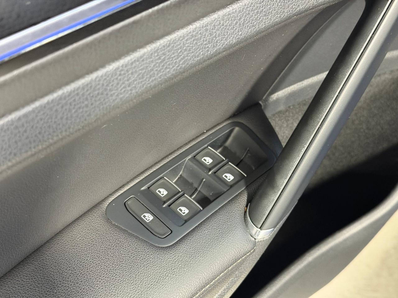 2017 Volkswagen Golf R MANUAL   FENDER SOUND   NAVIGATION   2 SET OF TIRE Photo