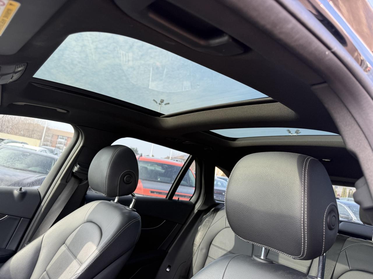 2017 Mercedes-Benz GLC GLC 300   PANO ROOF   HTD SEAT   AMG WHEELS Photo4