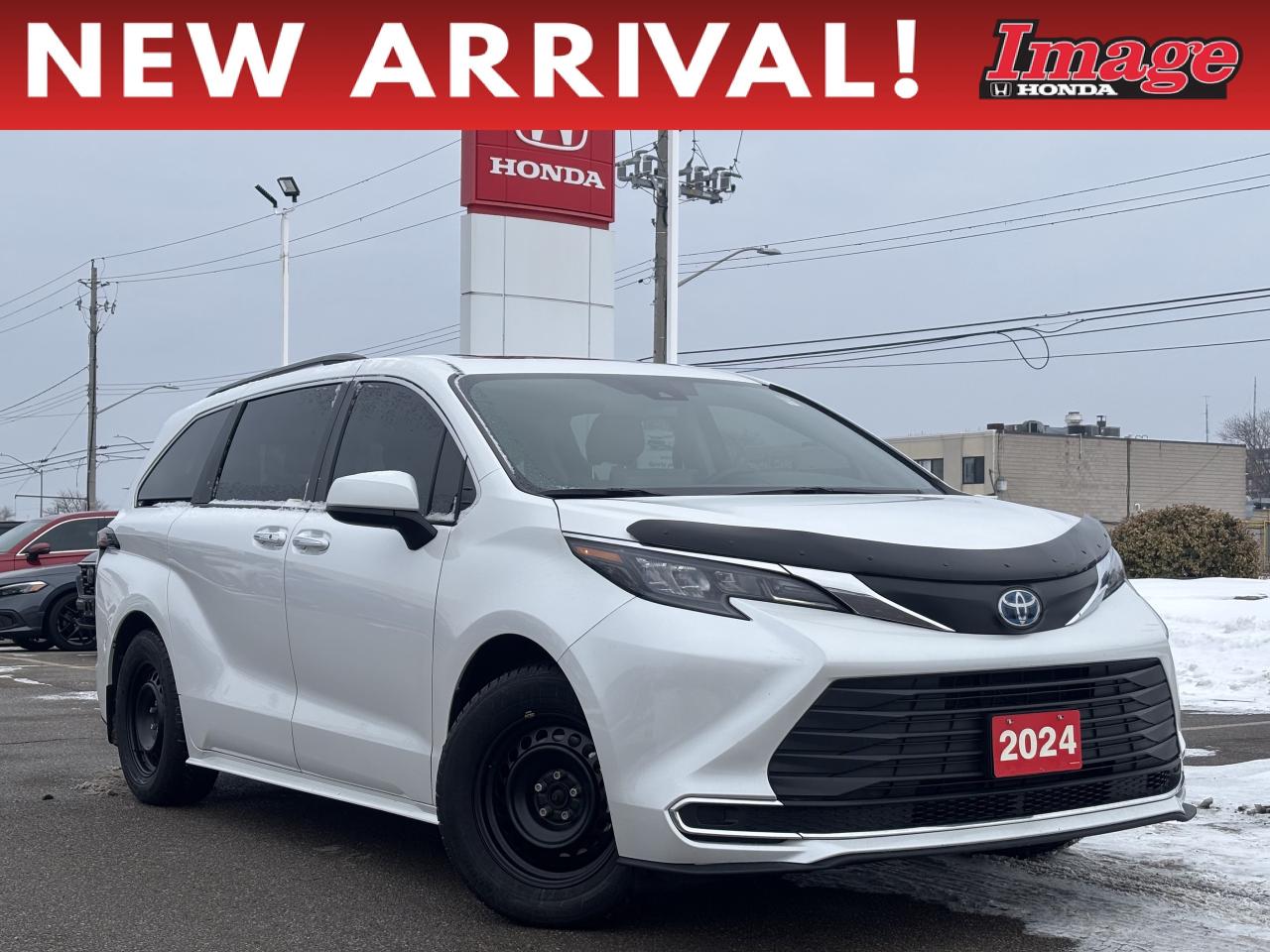 2024 Toyota Sienna XLE 8-Pass   HYBRID   HTD SEATS   LEATHER Photo