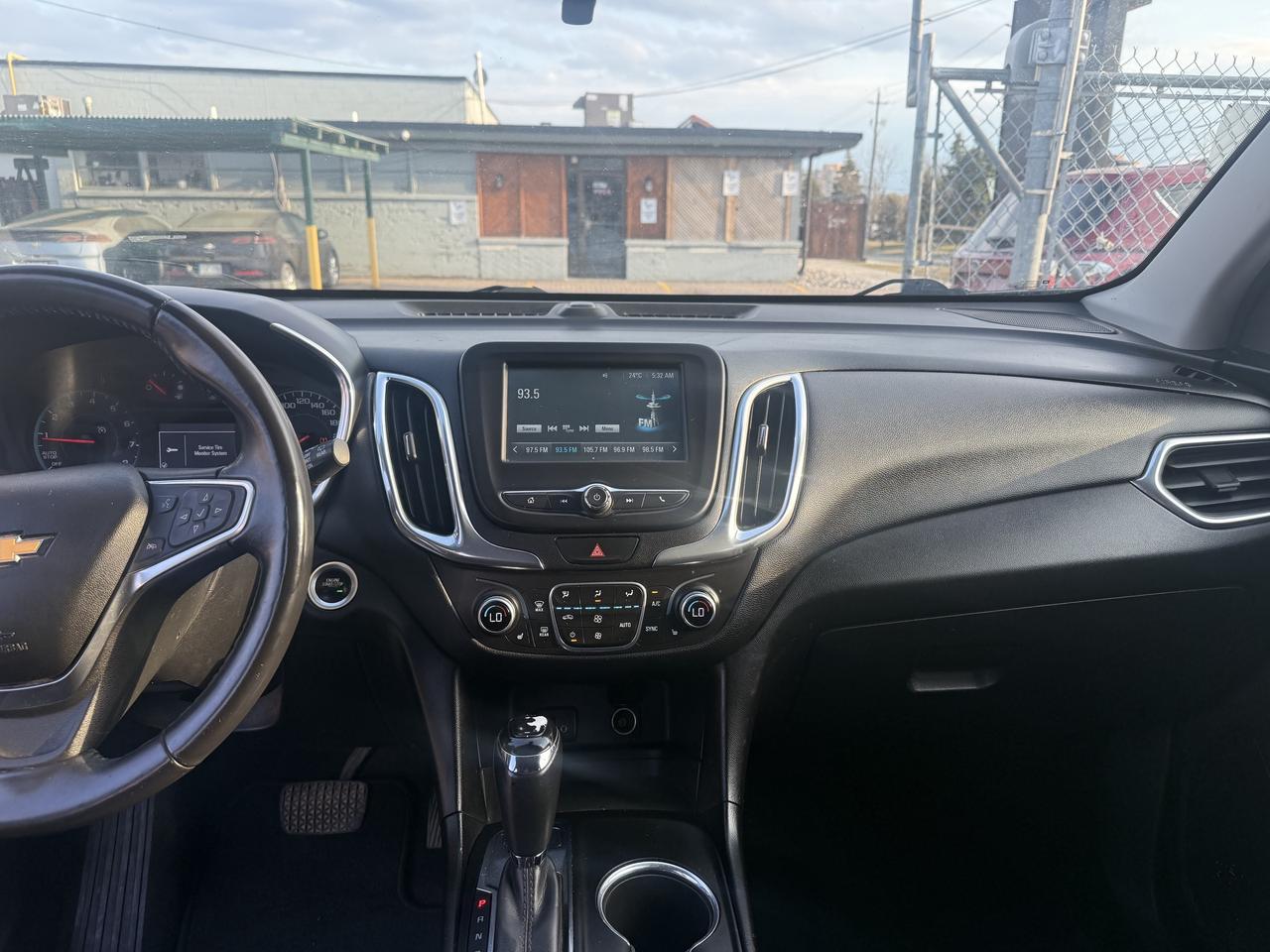 2018 Chevrolet Equinox *** 3 YEAR WARRANTY INCLUDED *** Photo