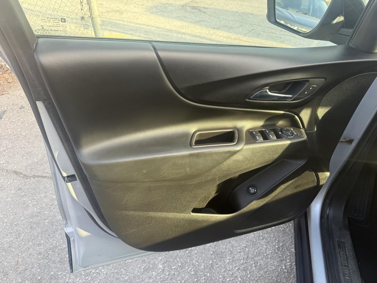 2018 Chevrolet Equinox *** 3 YEAR WARRANTY INCLUDED *** Photo